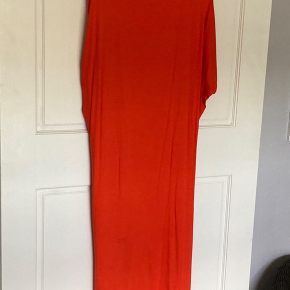 Trina Turk Maxi: Ruched, stretchy and Lined Sunny 🌞 Goddess Dress - Picture 4 of 9